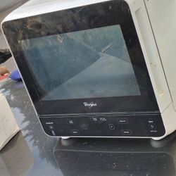 WHIRLPOOL  .5 Cu Ft Countertop Microwave 