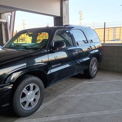 2003 Cadillac Escalade