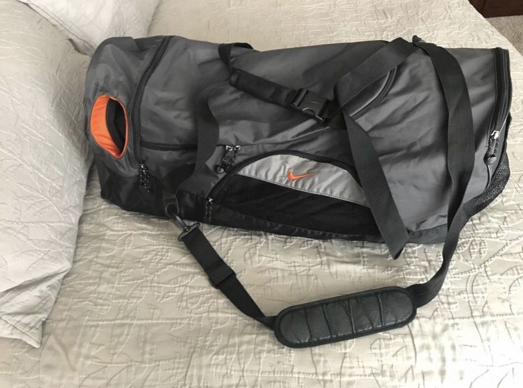 Nike duffle bag