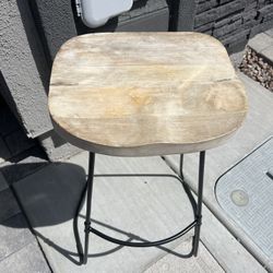Set of 4 Modern Industrial Bar Stools