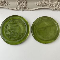 Set of 2 Vintage Jamestown Souvenir Green Blown Glass Paperweights / Coasters