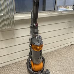 Dyson Vacuum 