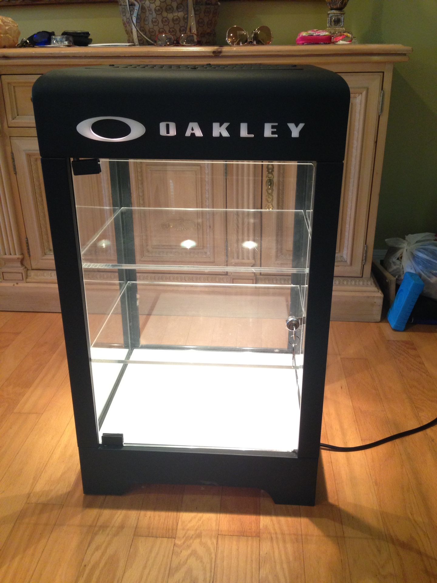 Oakley sunglass display case for Sale in Hollywood, FL OfferUp
