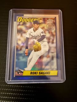 Topps Chrome Roki Sasaki (RC)