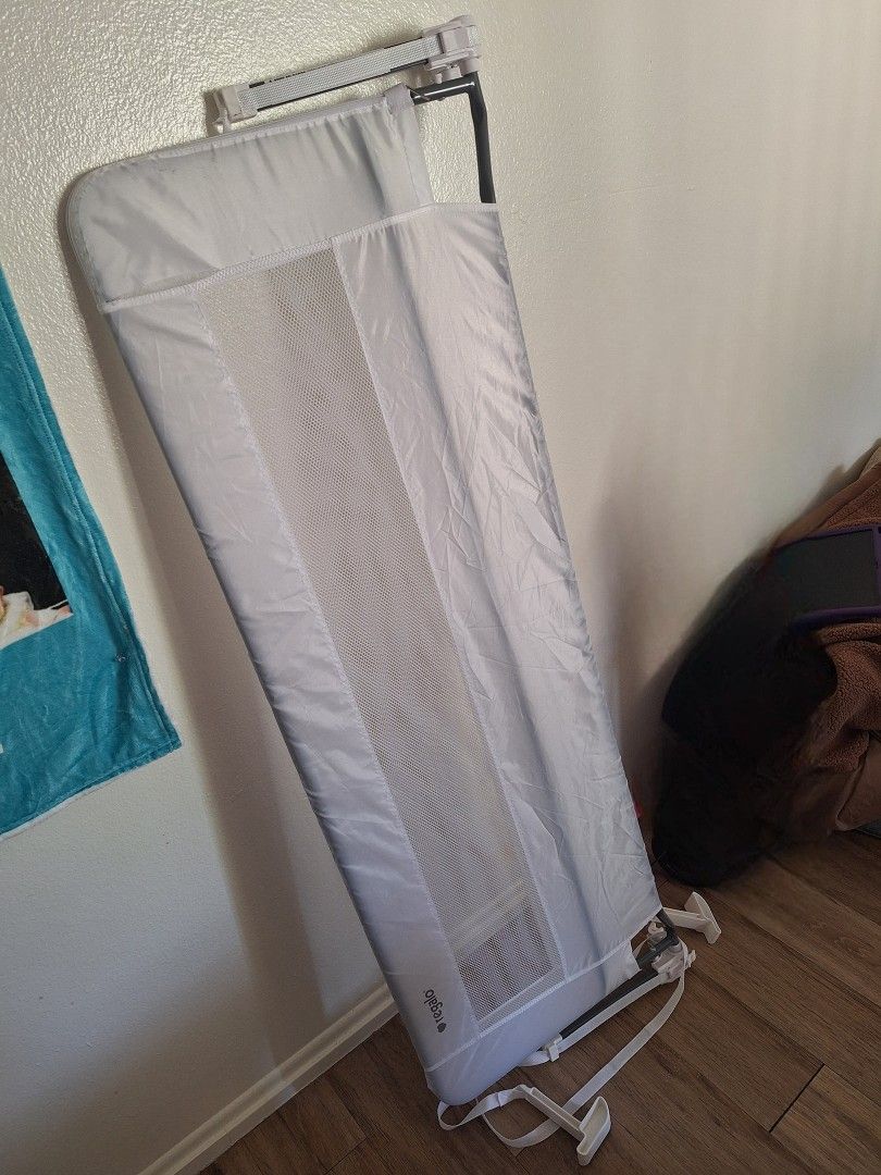 TODDLER RAIL FOR BED