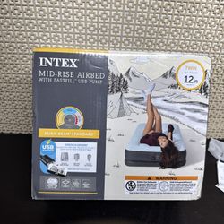 Intex Mid-Rise Airbed with FastFill USB Pump Twin 12" Height 