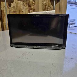 Pioneer double Den Bluetooth radio