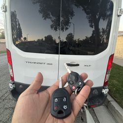 Llaves De Autos / Car Keys And Remotes 