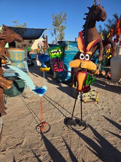Fun characters 🐸Metal Art Imports & Planters