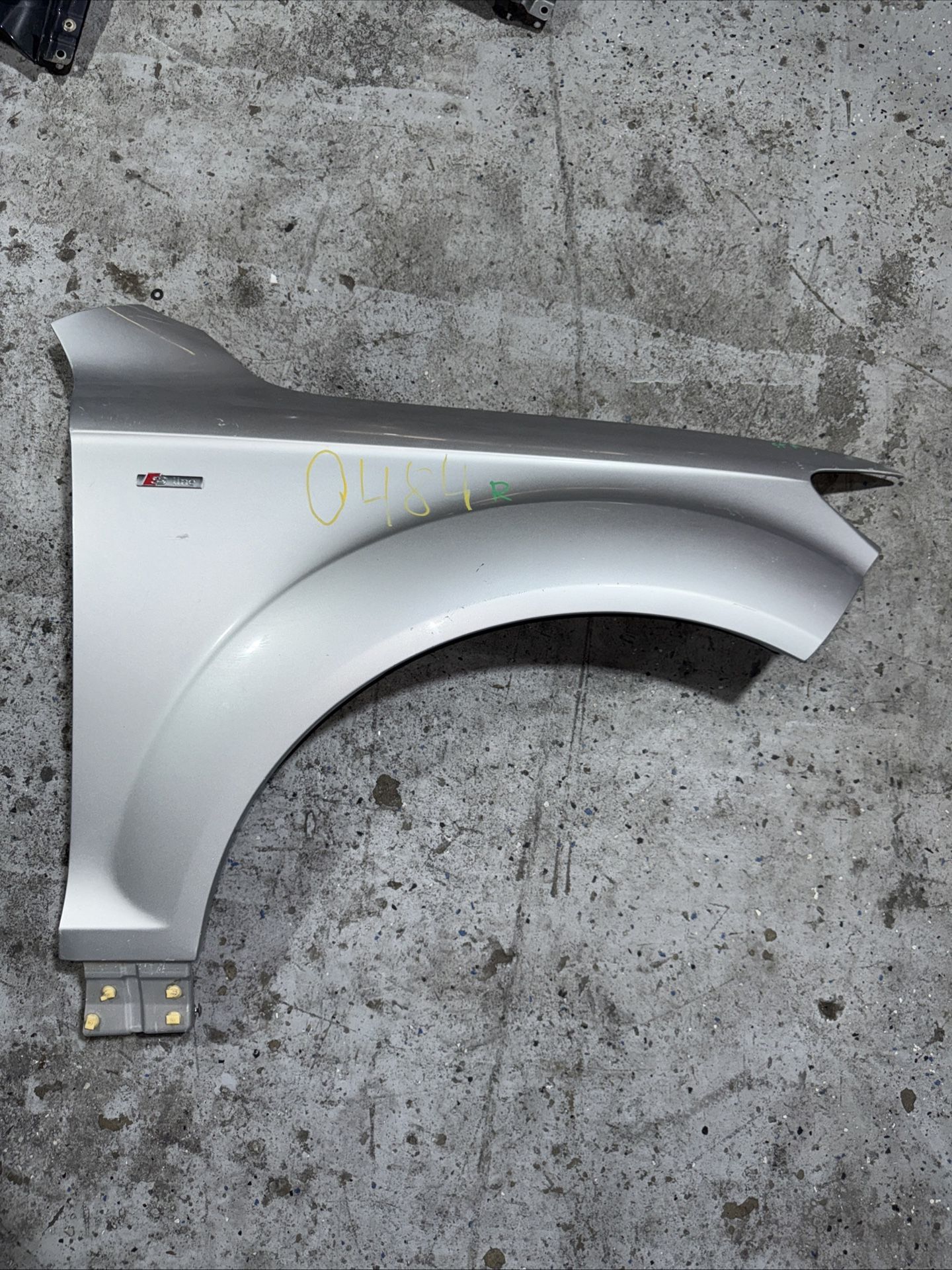 RH Passenger side Fender Silver Fits 2007-2015 AUDI Q7 *DENT*
