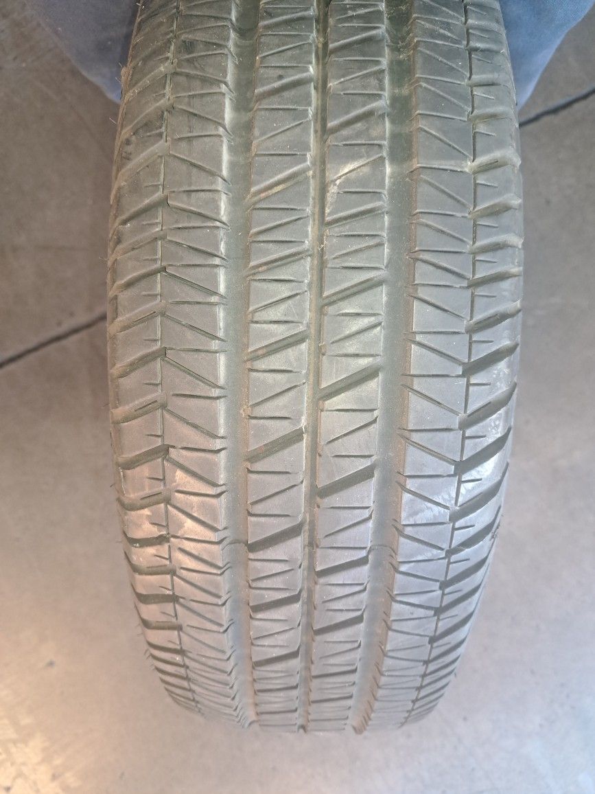 Good Used Tire 195/70R14 Goodyear