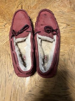 UGG Moccasin Slippers Burgundy Suede 11w