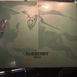 BURBERRY HERO Cologne Gift Set