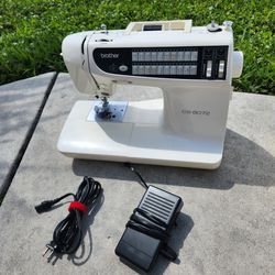 Brother CS-8072 Sewing Machine 