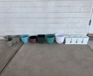 17 Plastic Flowers Vegetables Gardening Planters hanging Self Watering 3 Sections