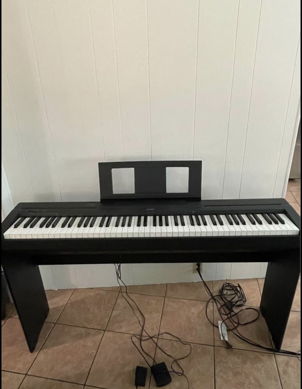Yamaha keyboard Piano (PRICE NEGOTIABLE)