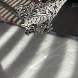 PENDANT (READ DESCRIPTION)