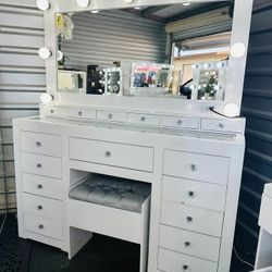 Vanity Set/ /// Same Day Delivery