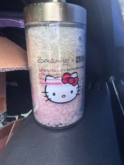 The Crème x  Hello Kitty aromatherapy  Bath Crystals