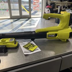 RYOBI ONE+ 18V 90 MPH 250 CFM Cordless Battery Leaf Blower/Sweeper with 2.0 Ah Battery and Charger