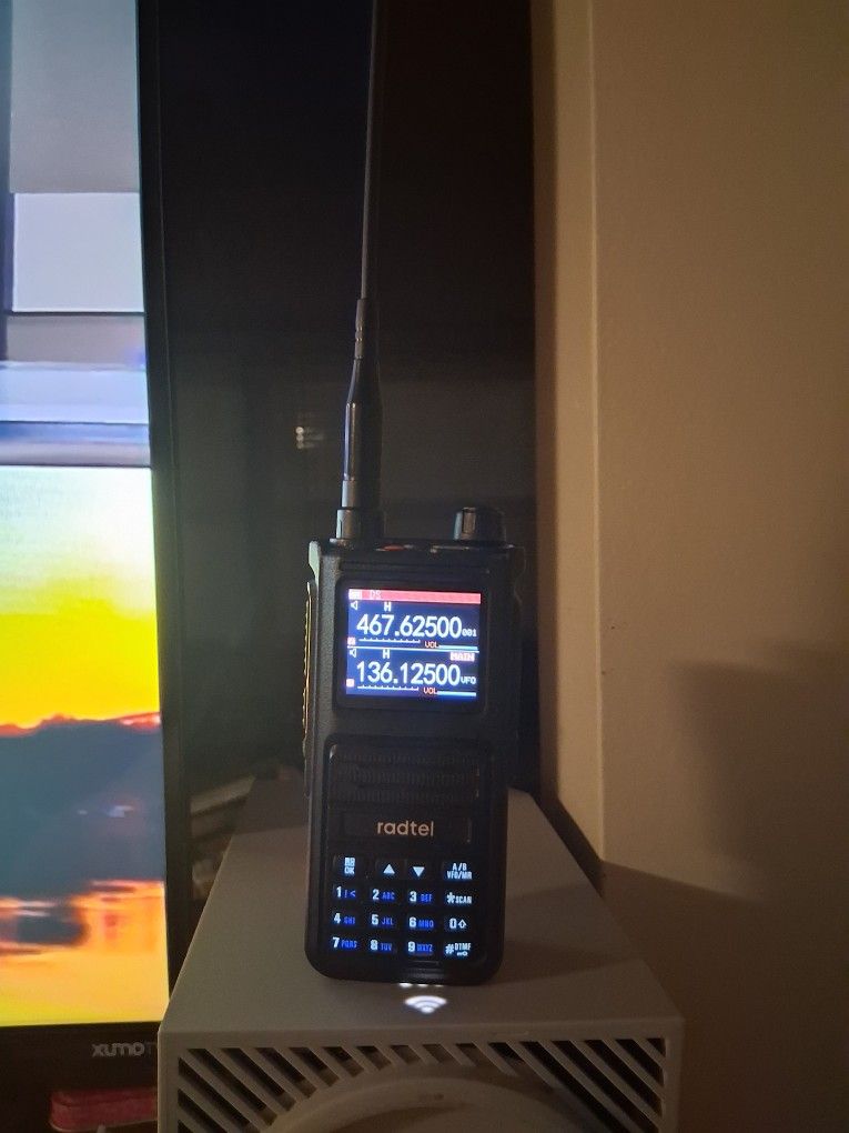 Ham and multi band radio plus walkie talkie
