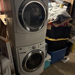Maytag Stackable Washer And Gas Dryer 