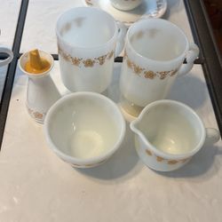 Rare Pyrex Gold Butterfly Coffee Cream And Sugar Cups