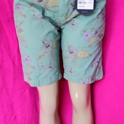 NEW SHORTS UNISEX ( New WITH TAG)