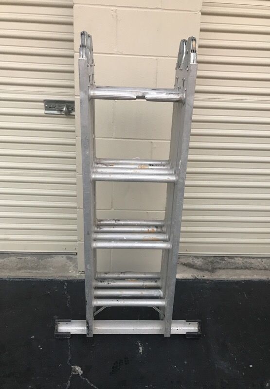 WERNER STEPLADDER M2-8-16