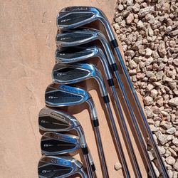 TaylorMade Qi Iron Set