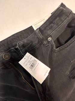 American Eagle Black Ripped Jeans Size 8 – NWT