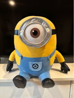 Universal studios Minion plush