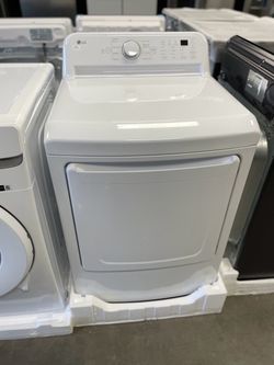 LG 7.3 cu Gas Dryer In White