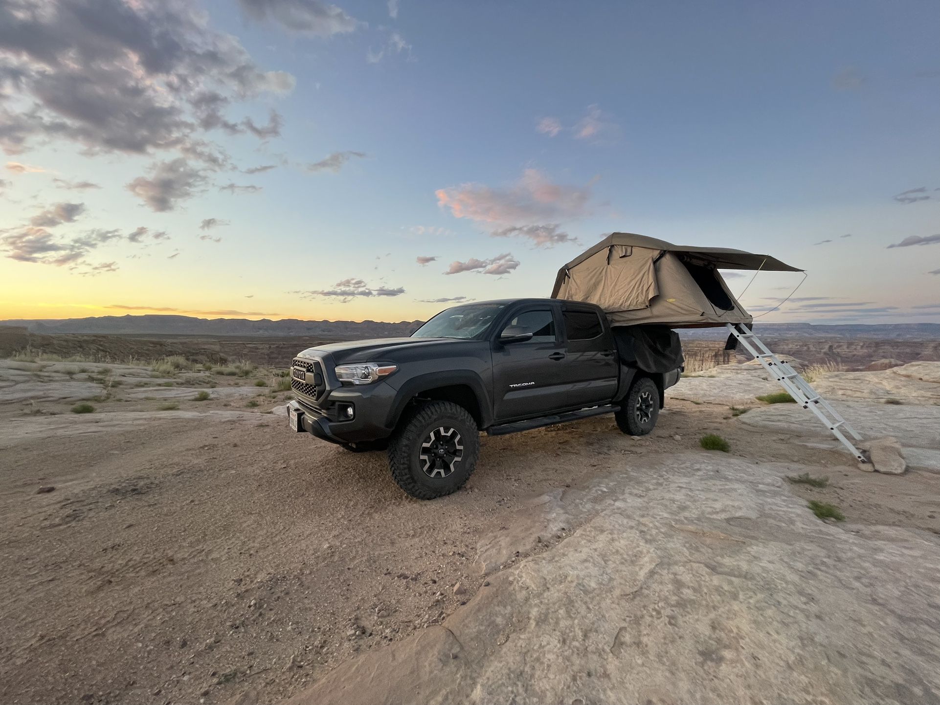 Smittybilt Rooftop Tent Combo