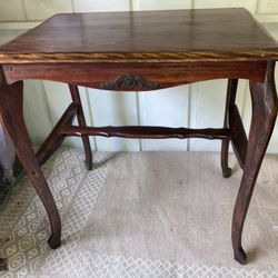 Antique Knoxville Table Co Tea Table