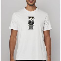 Brand New Karl Lagerfeld Paris Kocktail Karl graphic tee in white cotton. Size L
