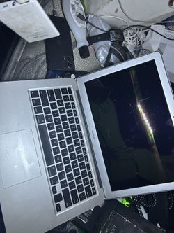 🔥 MacBook Air 13” – Boots in 12 Seconds, Cracked Screen, STILL A $300+ FLIP – $110 CASH TODAY 🔥