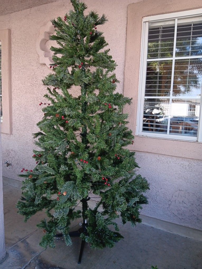 7.5 Cristmas Pine 🌲  No Lights  