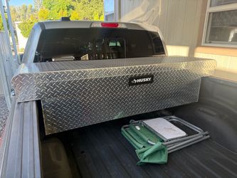 HUSKY TOOL BOX