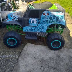 Bravo Monster Jam Grave Digger Kids Car