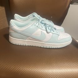 Nike Dunk Low ‘Glacier Blue’