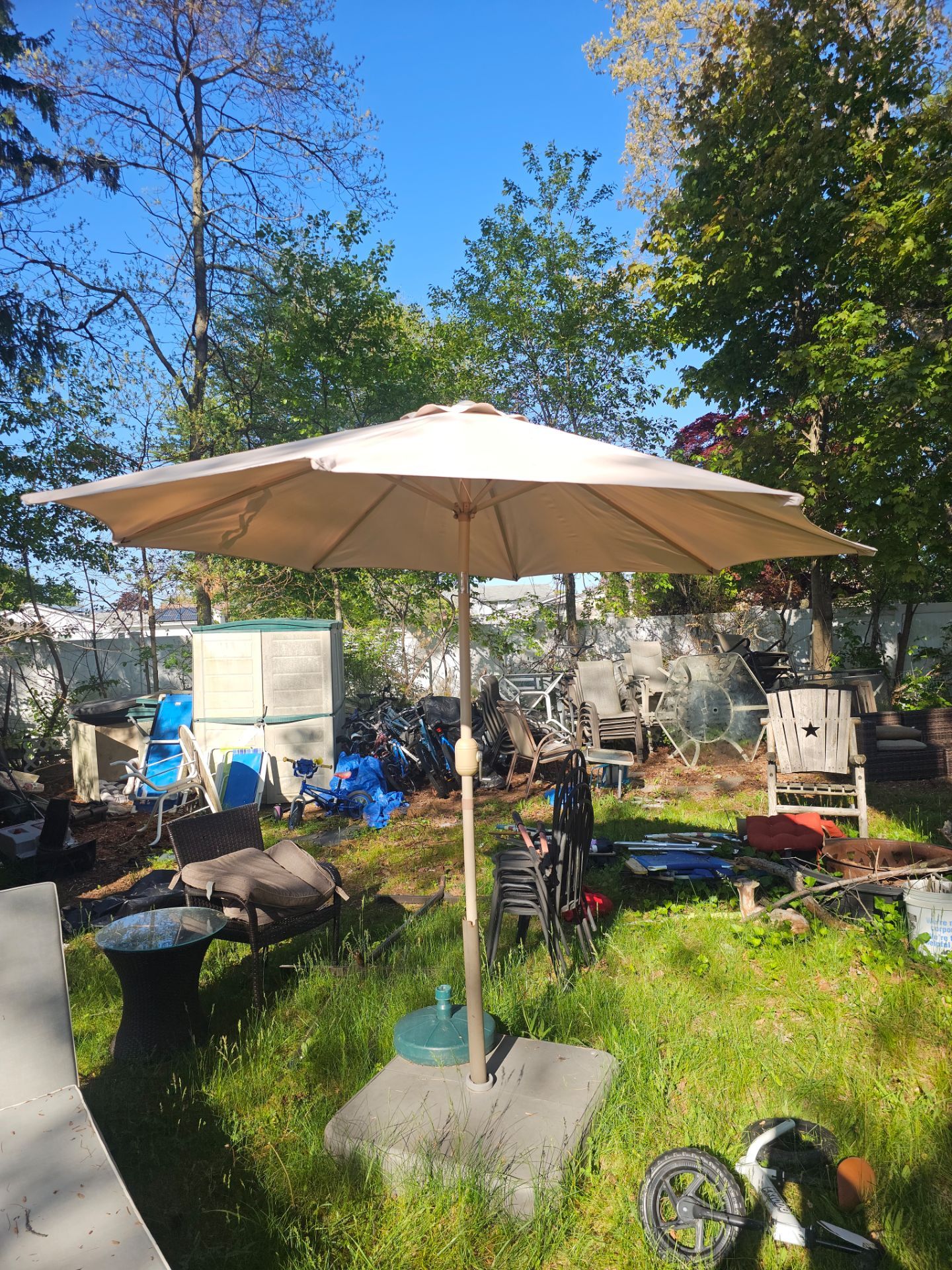 Prices firm.. beautiful 9-ft patio umbrella with stand