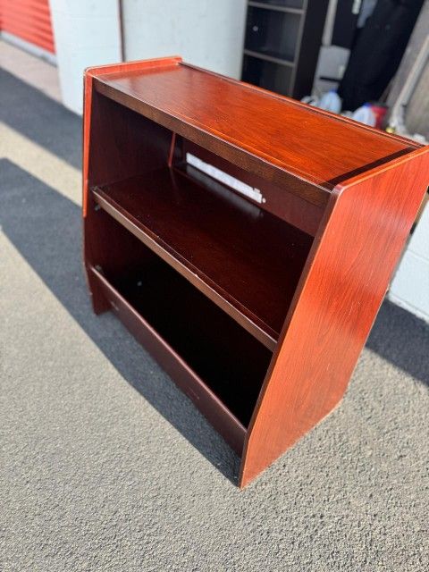 2 BOOKSHELF'S