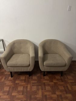 Nice Comfy Bailey Accent Chairs
