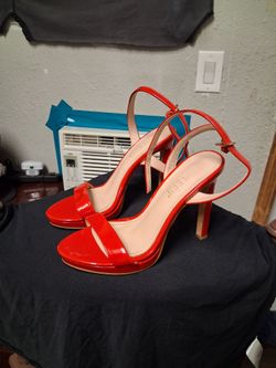 Ladies  Size  6  Heels  👠