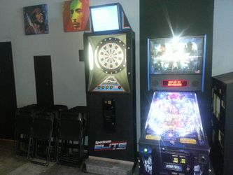 Dart board digital lcd spectrum medalist valley cougar jukebox coin op