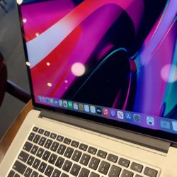 Apple MacBook Pro 15” Retina $380