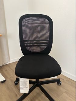 Black office chair