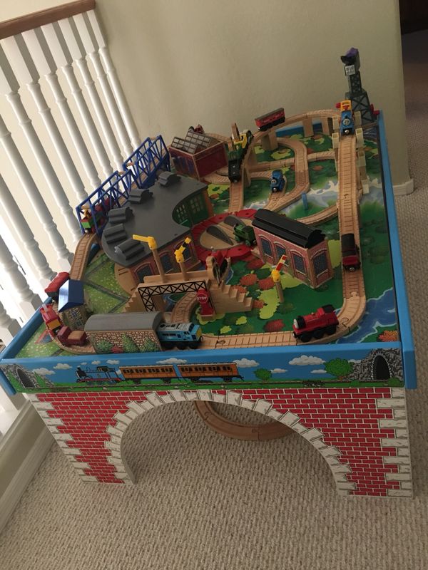 Thomas The Train Table Roundhouse Set | Decorative Journals
