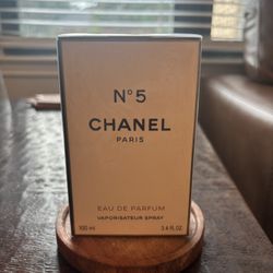 Chanel No. 5 Eau de Parfum – 100ml (Brand New, Factory Sealed)